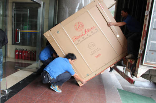 玛纳斯钢琴贵重工艺品无忧运